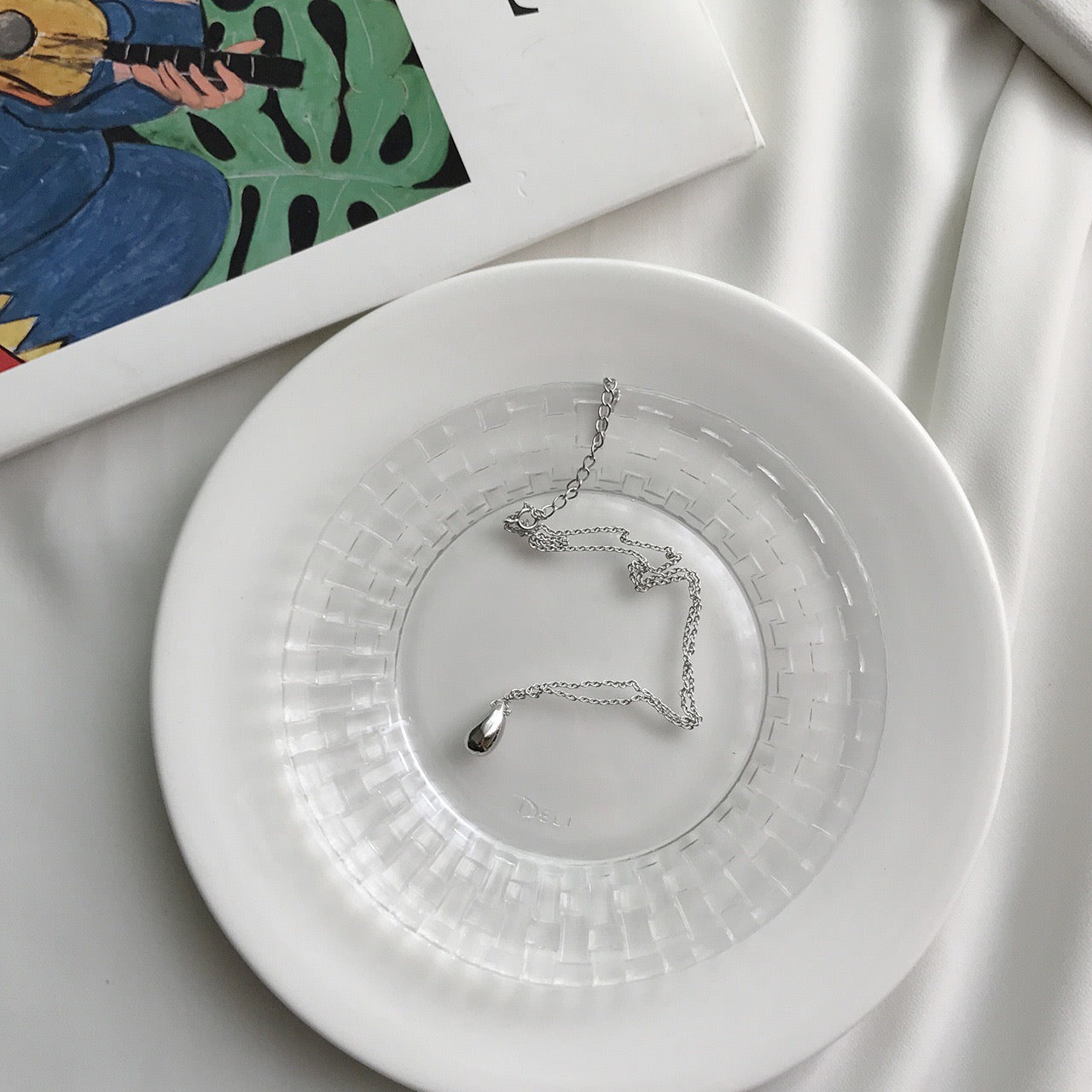 Waterdrop Collarbone