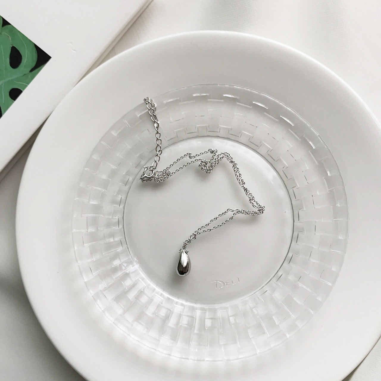 Waterdrop Collarbone