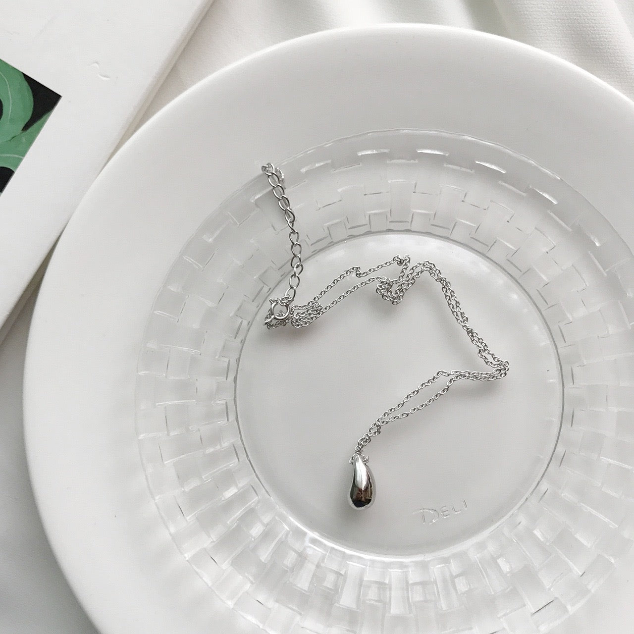 Waterdrop Collarbone
