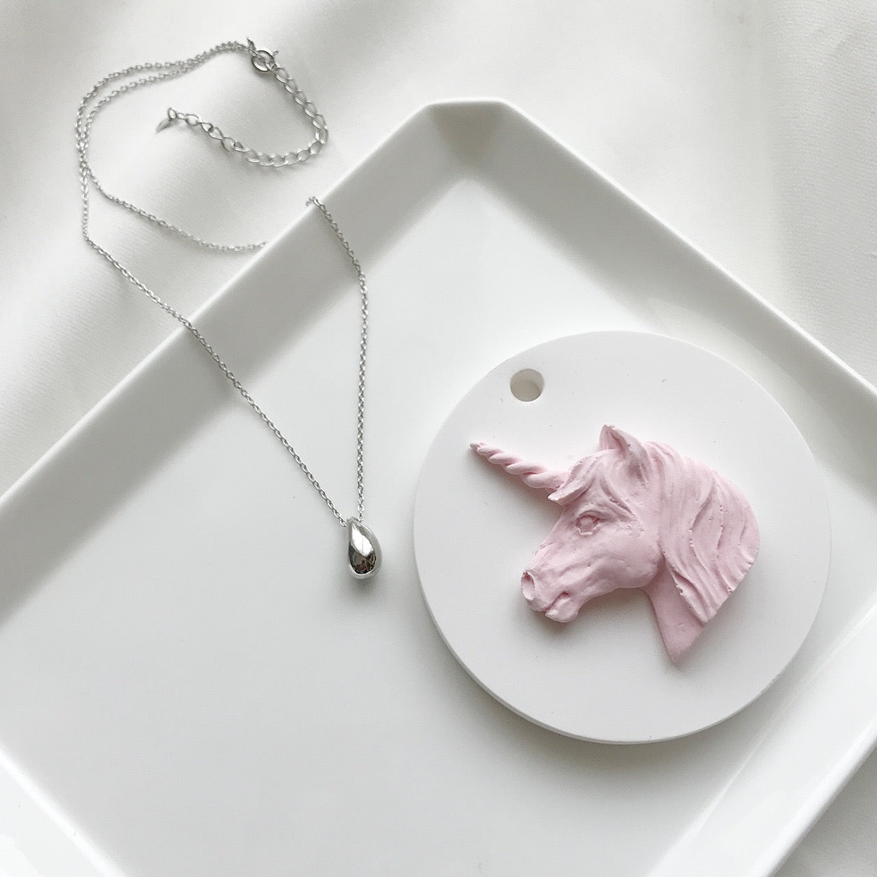 Waterdrop Collarbone