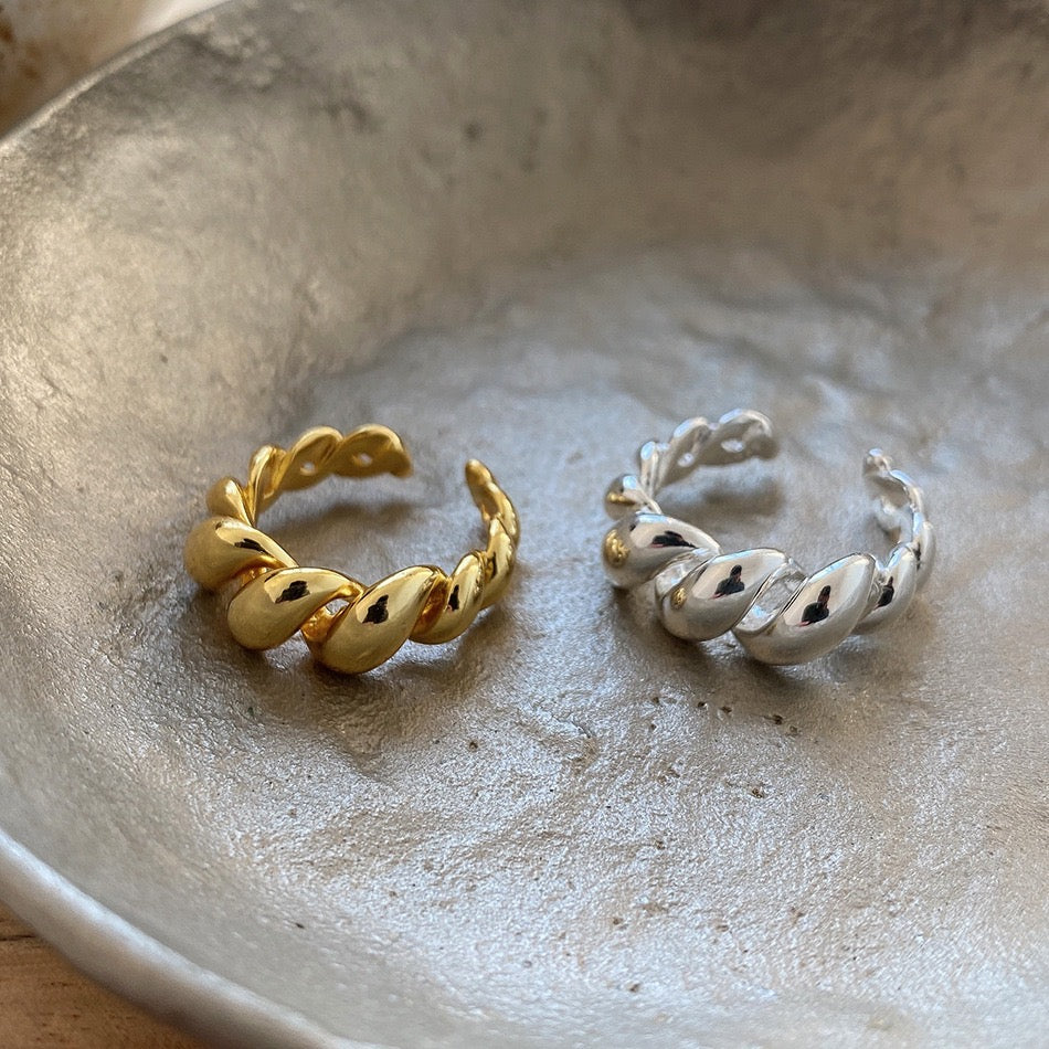 Twist Rings