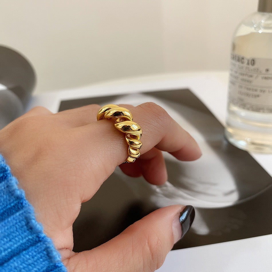 Twist Rings