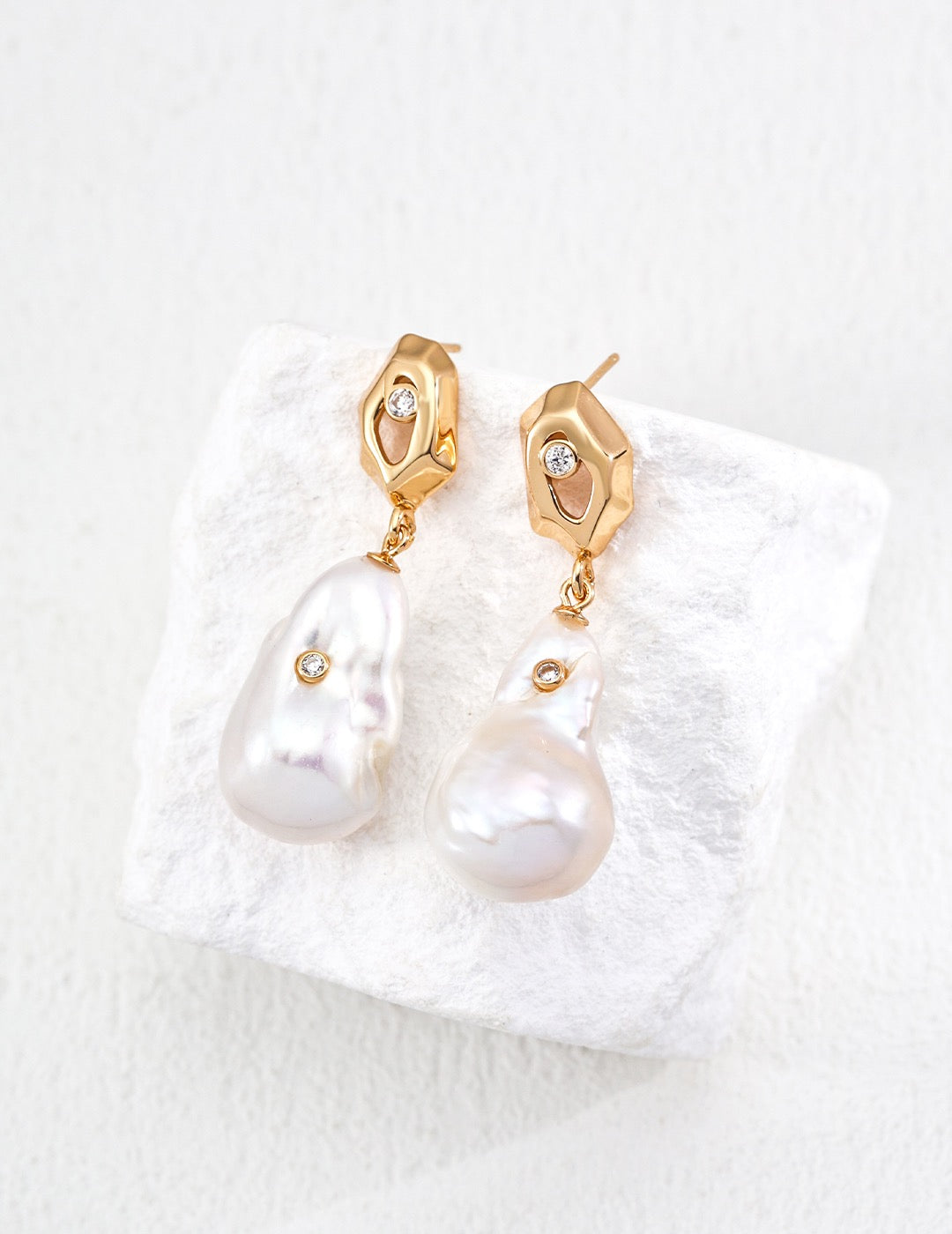 S925 Silver Vintage Natural Baroque Pearl Zirconia Earrings