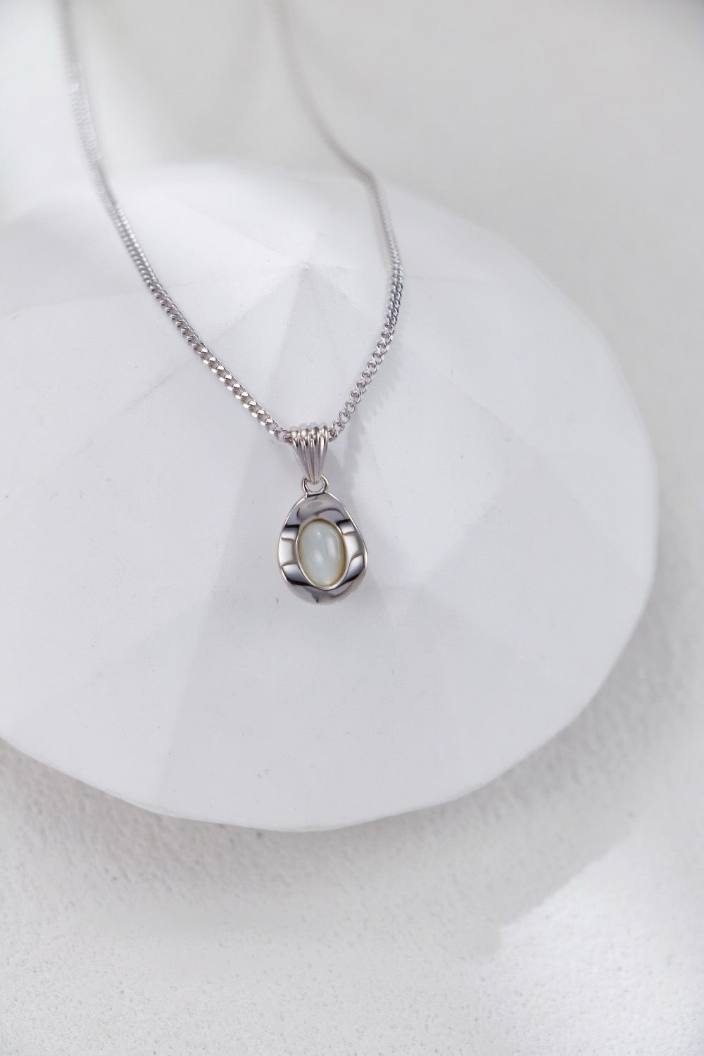 S925 Silver White Shell Necklace