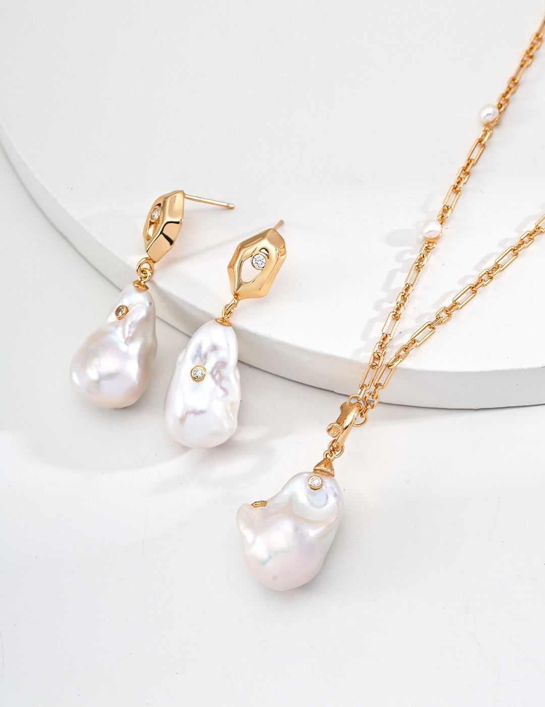 S925 Silver Vintage Natural Baroque Pearl Zirconia Earrings